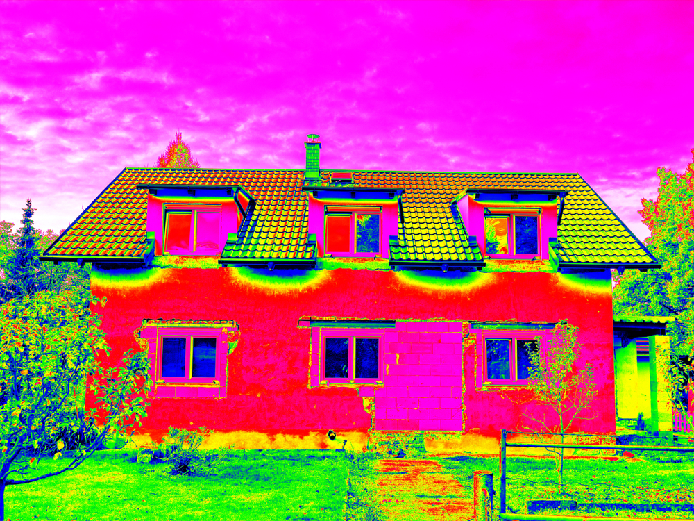 Thermal,Leaking,Measurement,Of,Renewal,Family,House.,Low,Heat,Emmision,