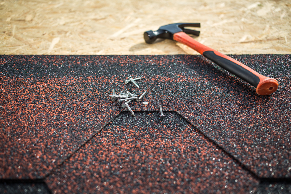 Choosing the Right Shingle Color for Your Woodlands Roof