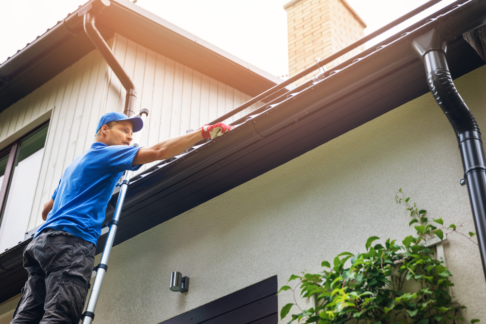 5 Gutter Cleaning Tips